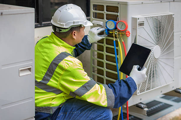 Professional Hvac technician working in Eagle Lake, TX